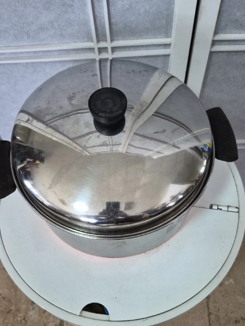 Vintage Revere Ware 4 Qt Copper Bottom Stainless Pot With Lid.